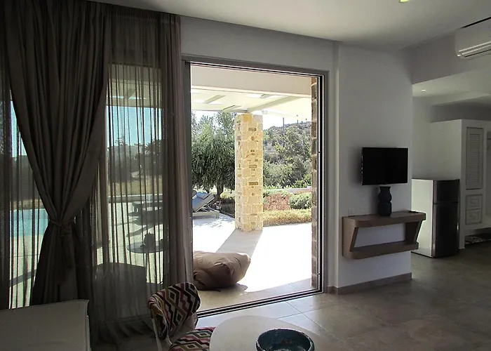 Orelia Luxury Villas