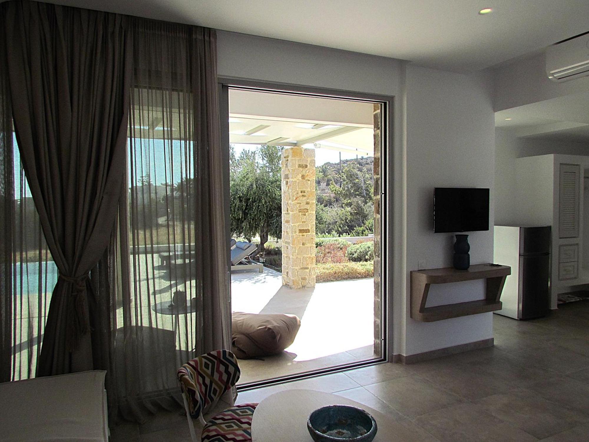 Orelia Luxury Villa *