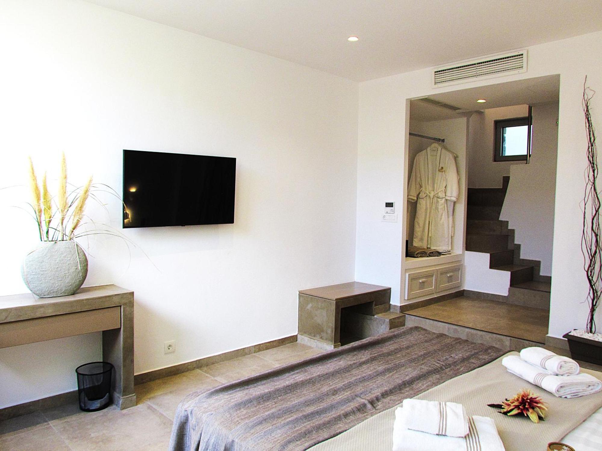 Orelia Luxury Amoopi